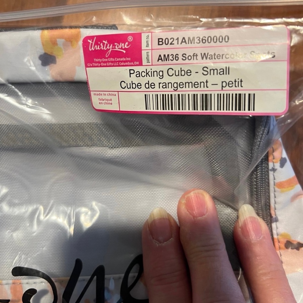 Thirty One Packing Cube Small in Soft Watercolor Spots! BNIP!! - Picture 6 of 7